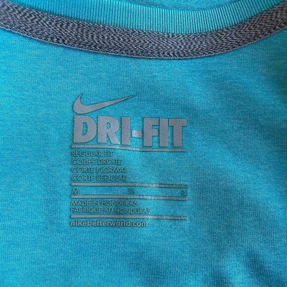 Nike Women's Dri-Fit Long Sleeve Athletic T Shirt Aqua/Turquoise, Size M EUC - Picture 5 of 6